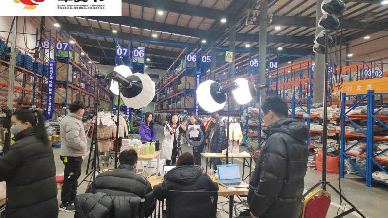 LOL世界赛直播间怎么选？观赛渠道与画面细节全解析